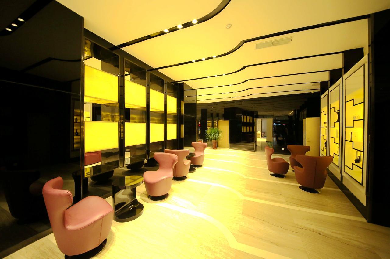 Lavande Hotel Qingdao North Station Shop Екстериор снимка