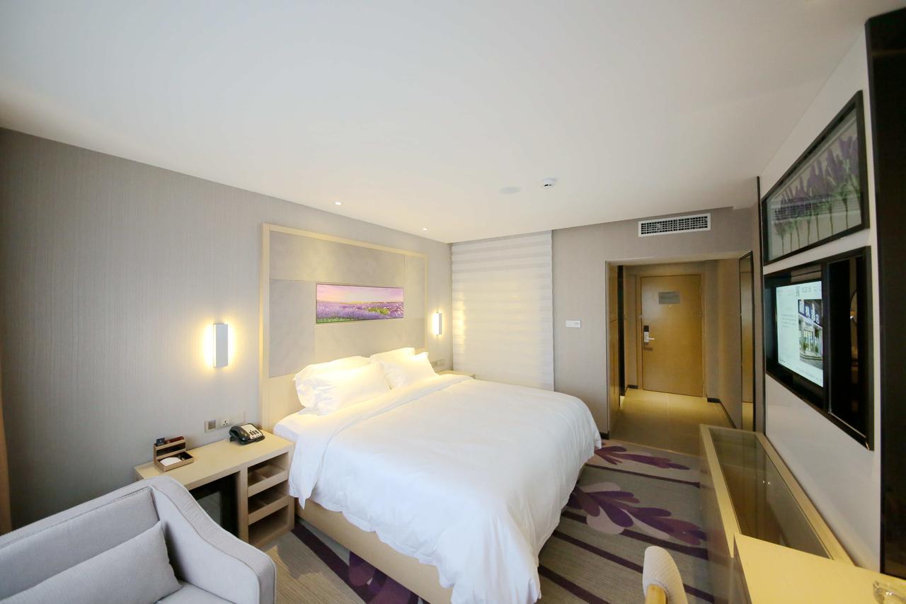 Lavande Hotel Qingdao North Station Shop Екстериор снимка