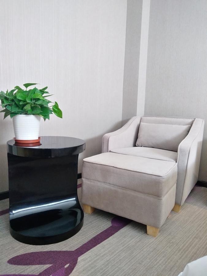 Lavande Hotel Qingdao North Station Shop Екстериор снимка