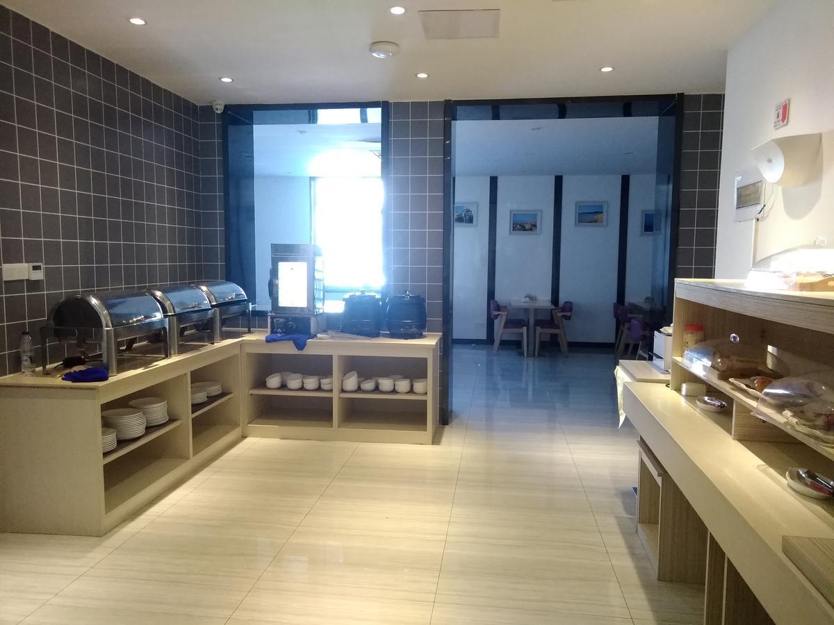 Lavande Hotel Qingdao North Station Shop Екстериор снимка