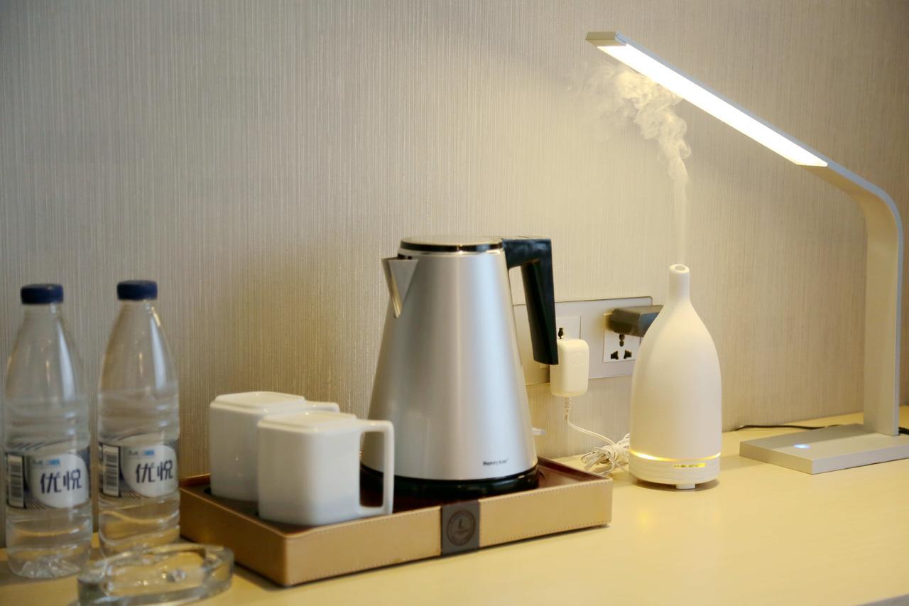 Lavande Hotel Qingdao North Station Shop Екстериор снимка